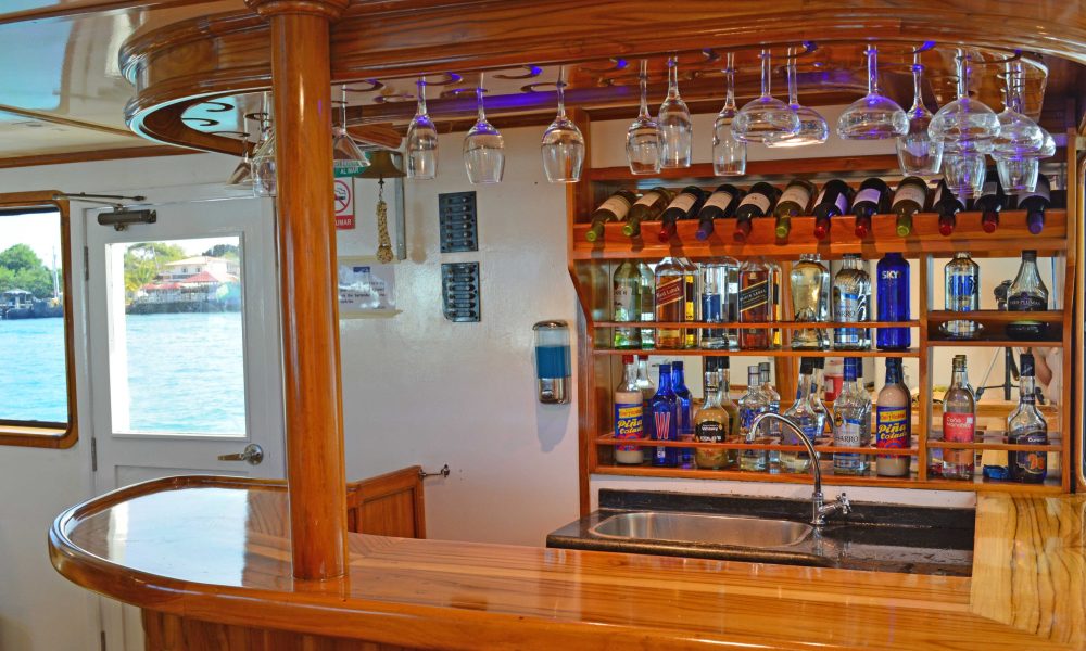 Superior Tourist Class Yacht M/Y Eden Galapagos