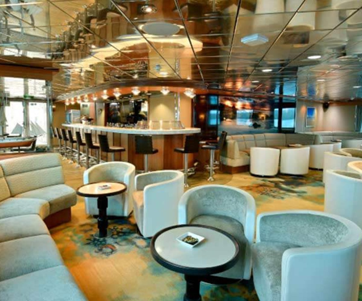 Luxury Expedition Ship Stable Navigation
