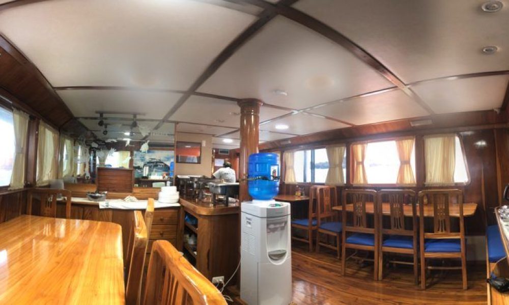 Fragata Yacht Galapagos Superior Tourist Class Cruise