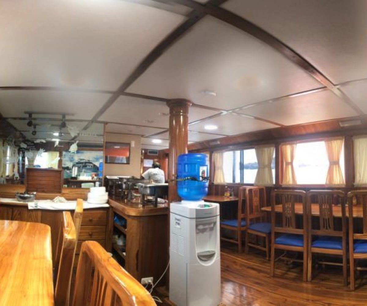 Fragata Yacht Galapagos Superior Tourist Class Cruise