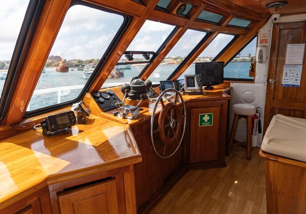 Charter Yacht Tourist Superior Class Naturalist Guide